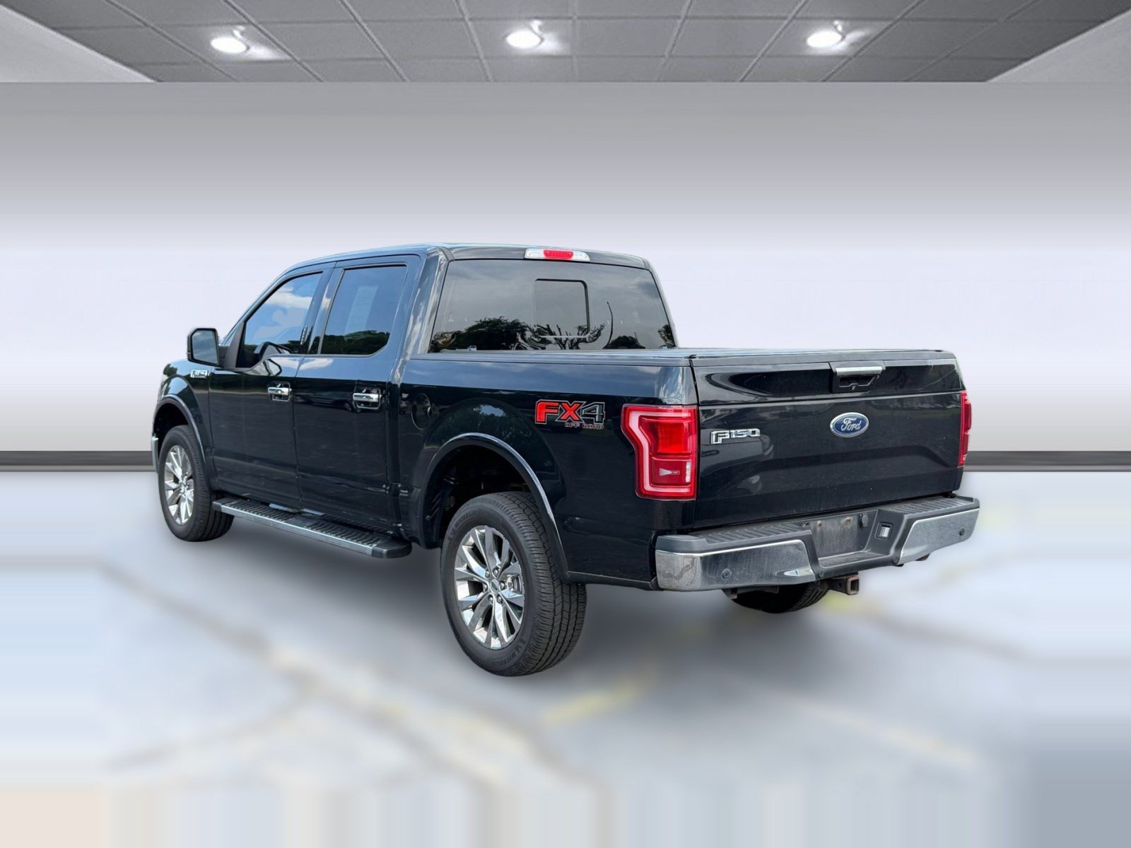 Used 2017 Ford F150 Lariat w/ Equipment Group 502A Luxury AWD/4WD image 3