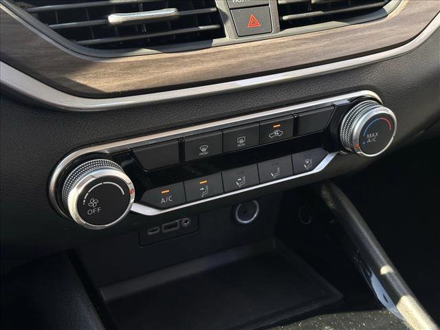 Used 2024 Nissan Altima 2.5 SV image 14