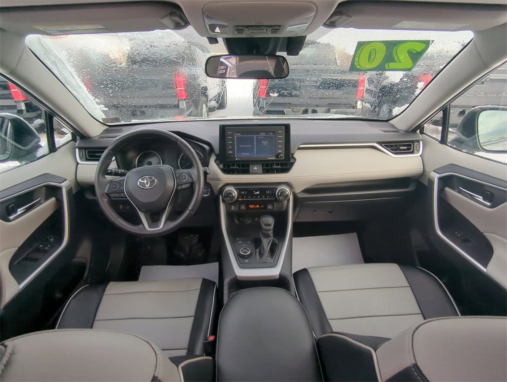 Used 2020 Toyota RAV4 XLE image 11
