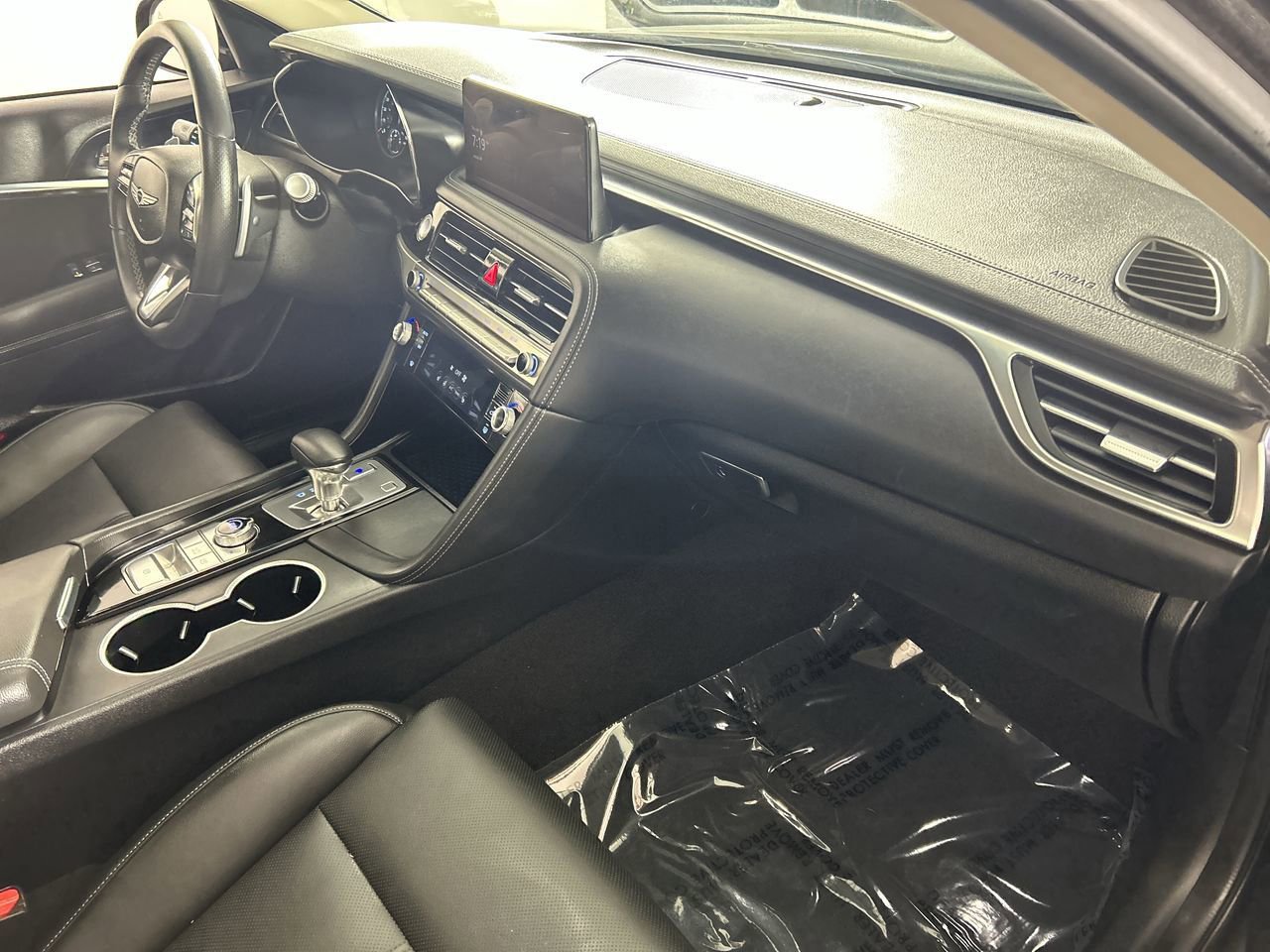 Used 2025 Genesis G70 2.5T image 26