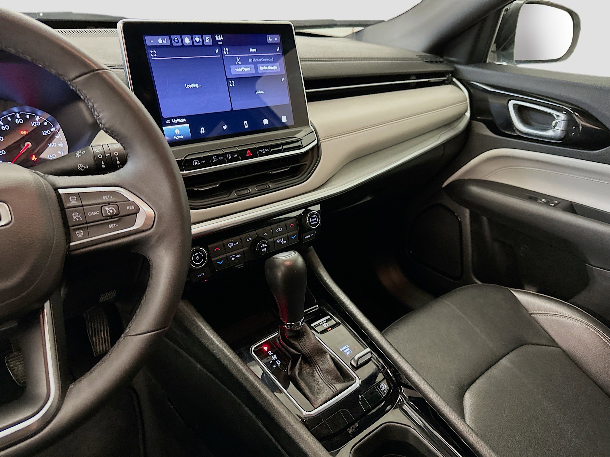 Used 2025 Jeep Compass Limited image 25