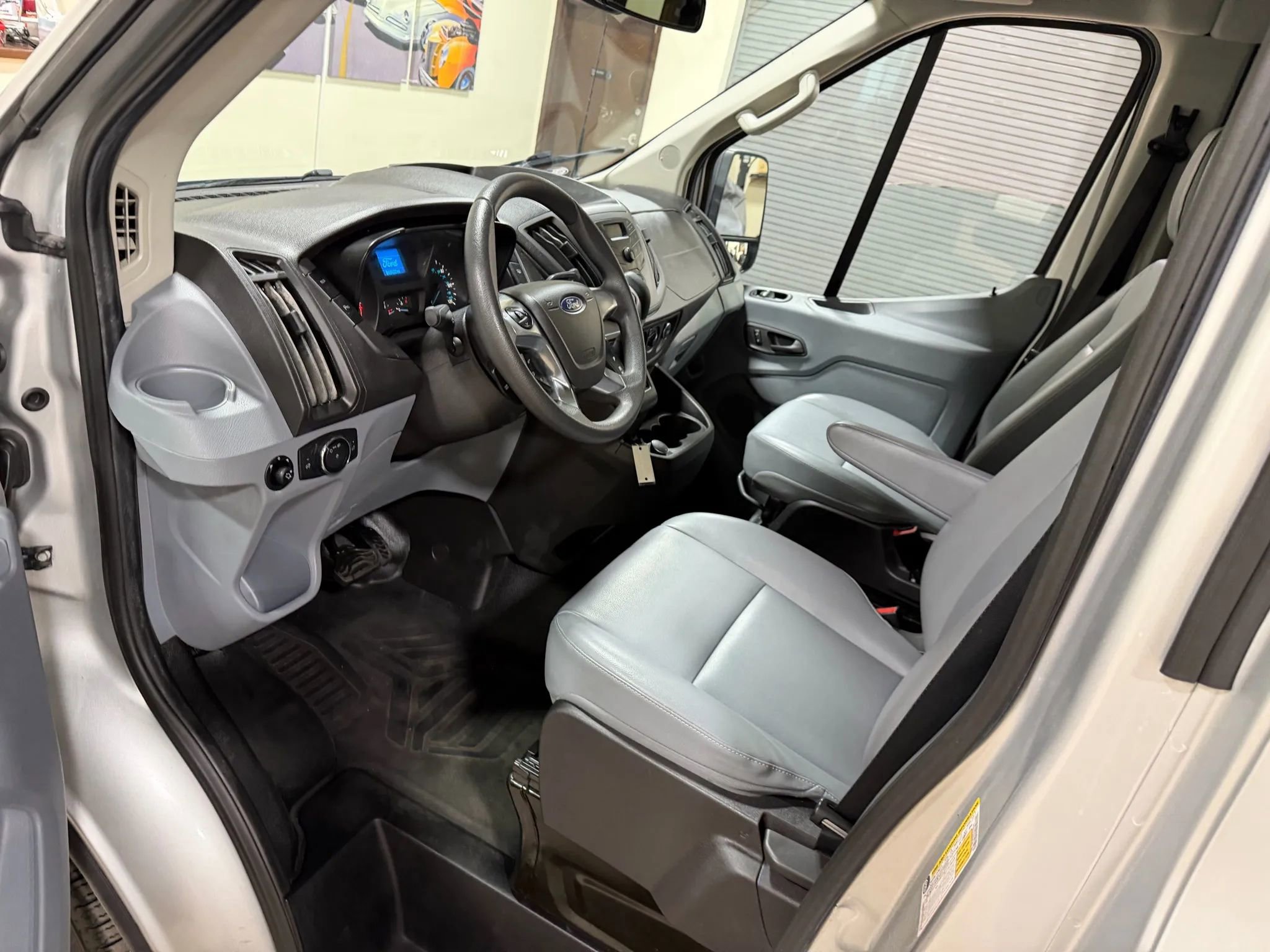 Used 2017 Ford Transit 350 XL RWD image 35