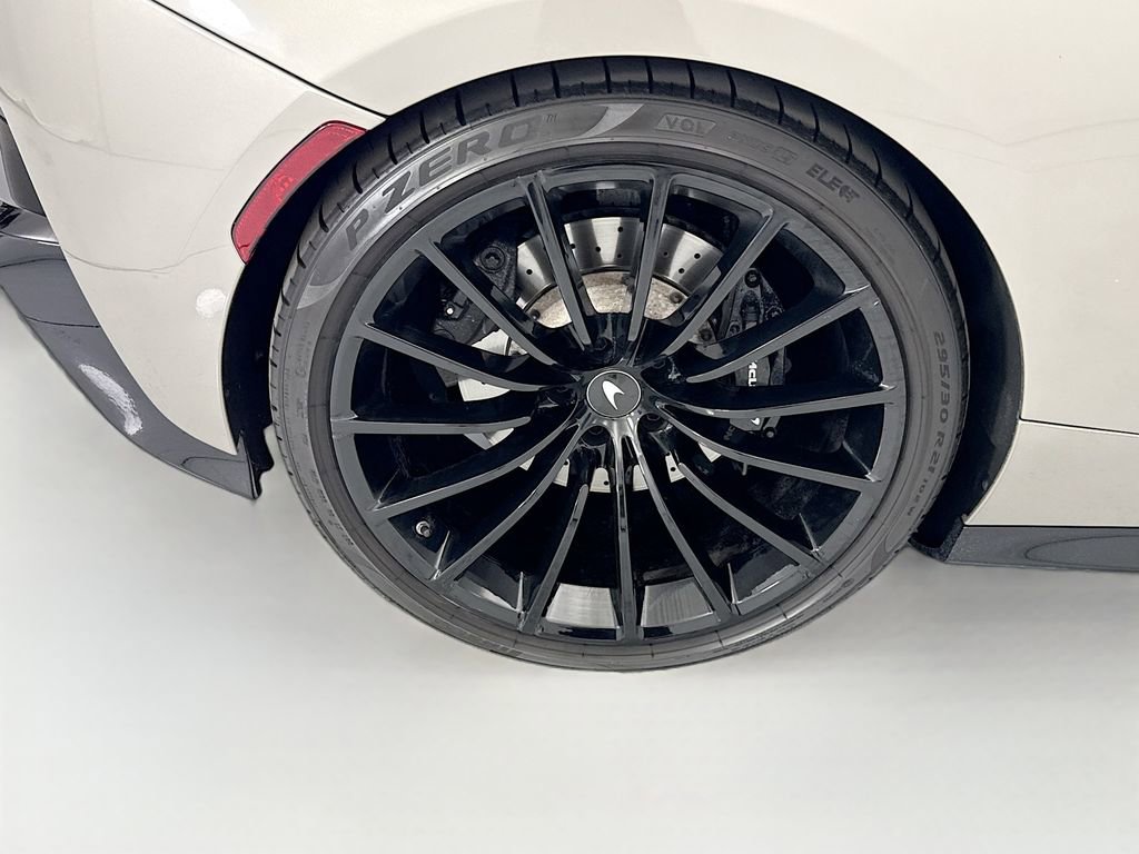 Used 2020 McLaren GT RWD image 28