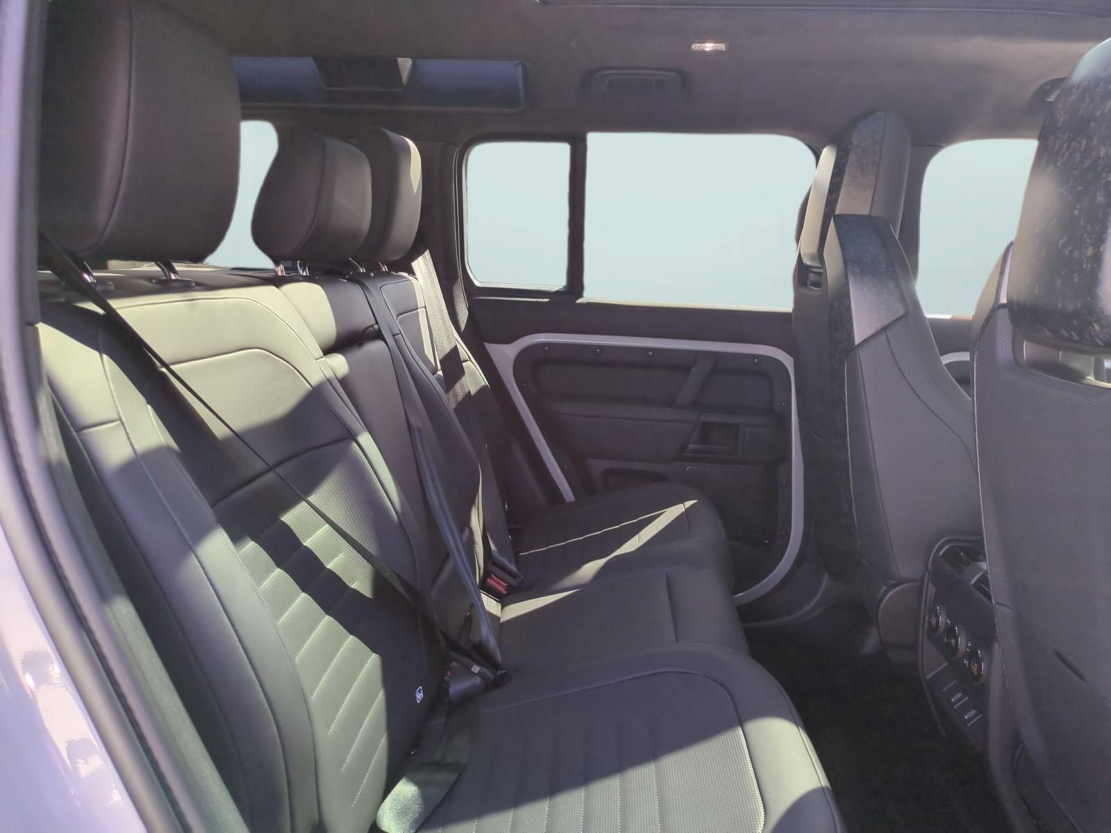 New 2026 Land Rover Defender 110 OCTA AWD/4WD image 29