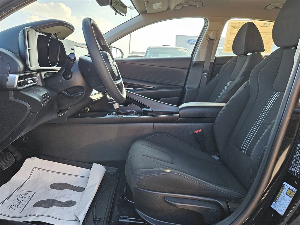 Used 2023 Hyundai Elantra Blue image 10