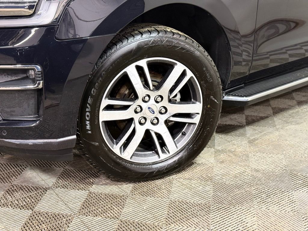 Used 2023 Ford Expedition Limited image 2