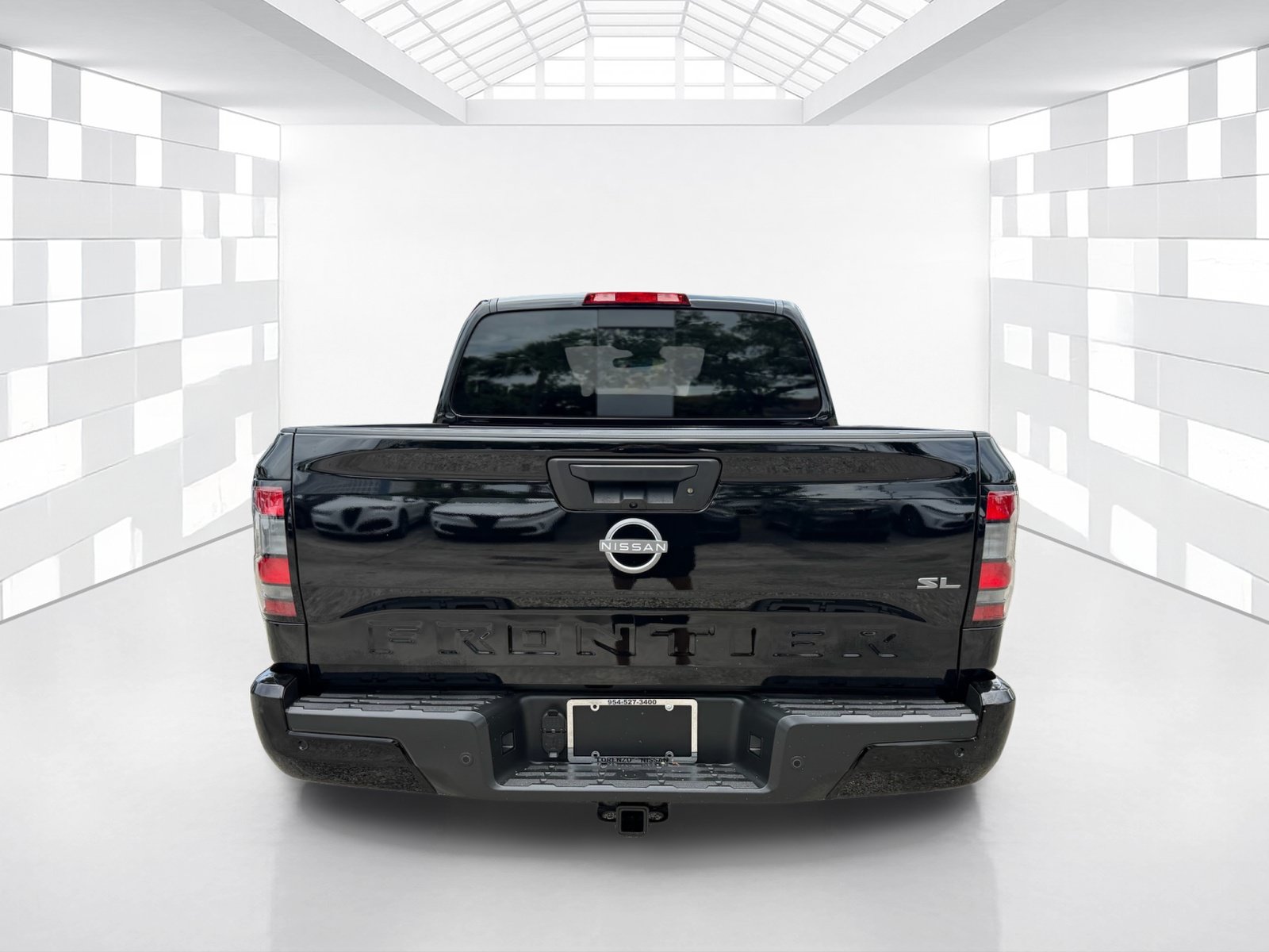 Certified 2024 Nissan Frontier SL w/ Technology Package RWD image 6