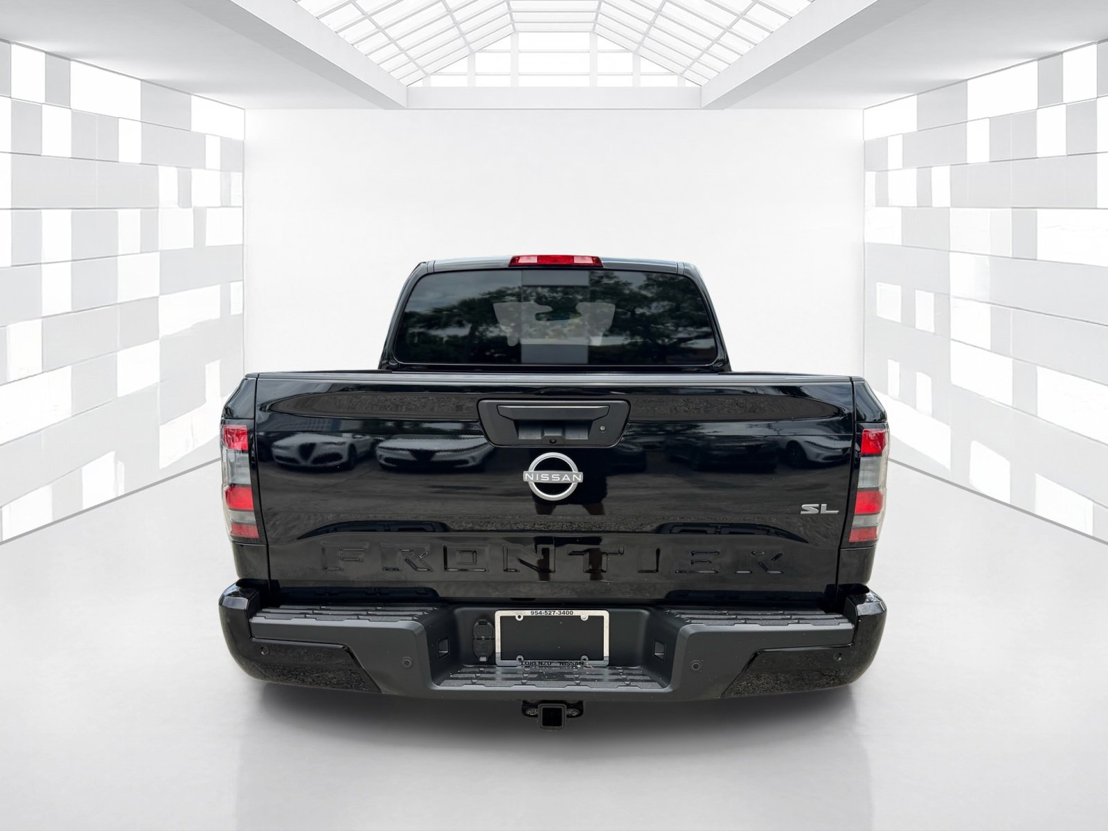 Certified 2024 Nissan Frontier SL w/ Technology Package RWD image 6