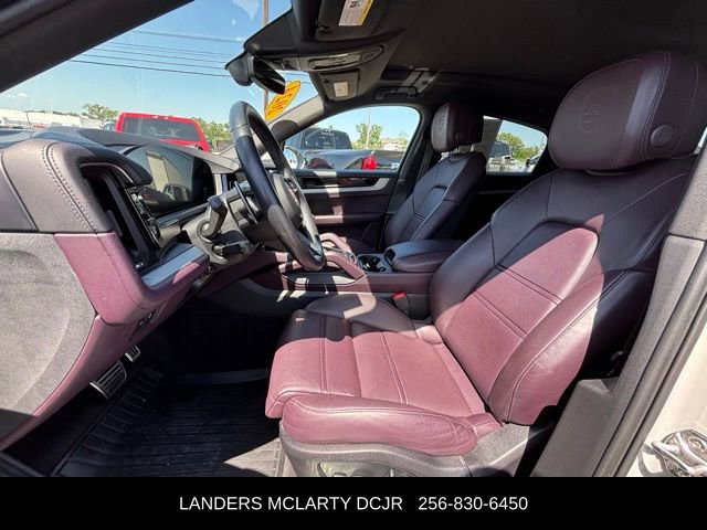 Used 2024 Porsche Cayenne S AWD/4WD image 22