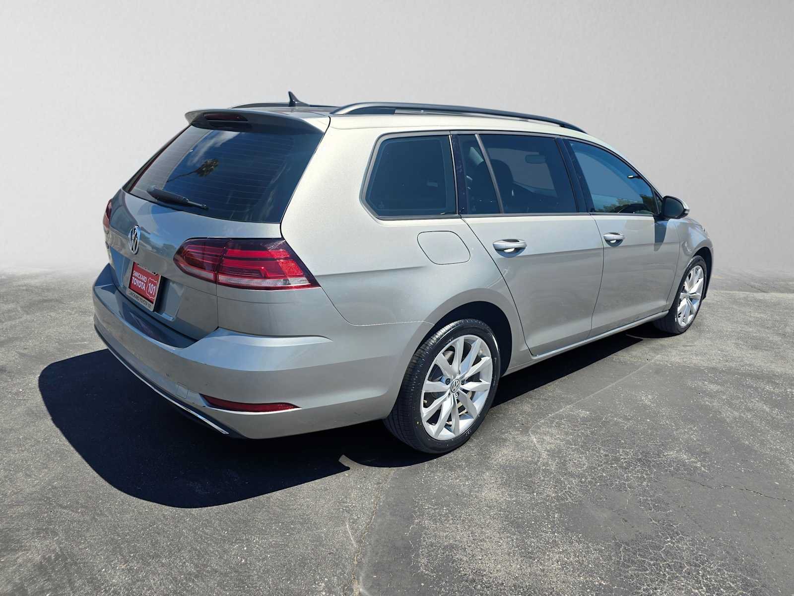 Used 2019 Volkswagen Golf S FWD image 3