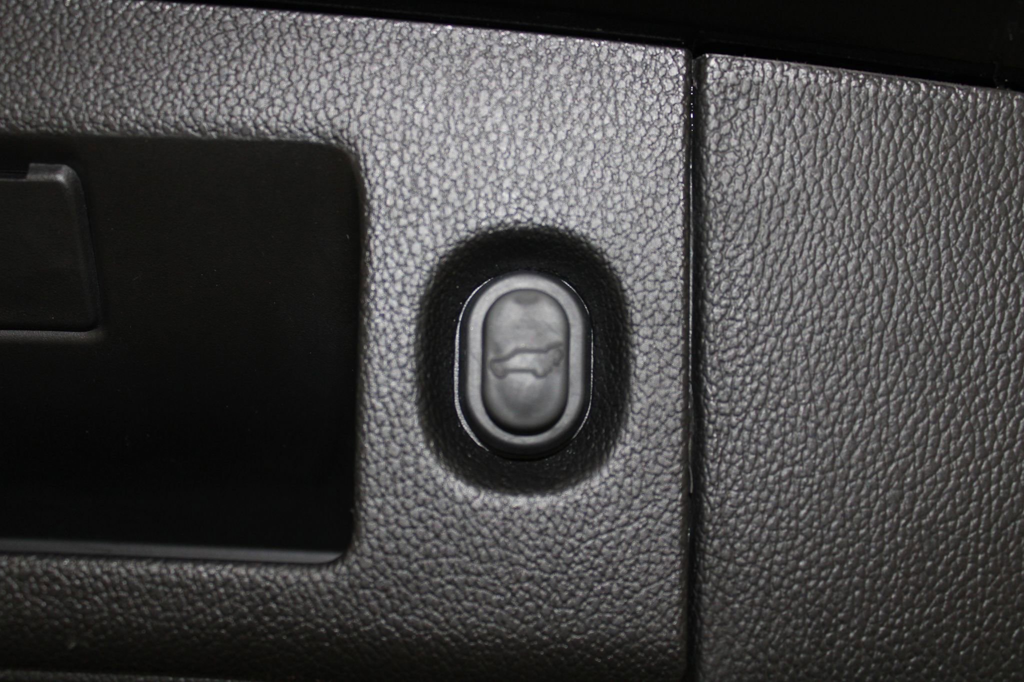 Used 2020 Cadillac Escalade ESV Platinum AWD/4WD image 24
