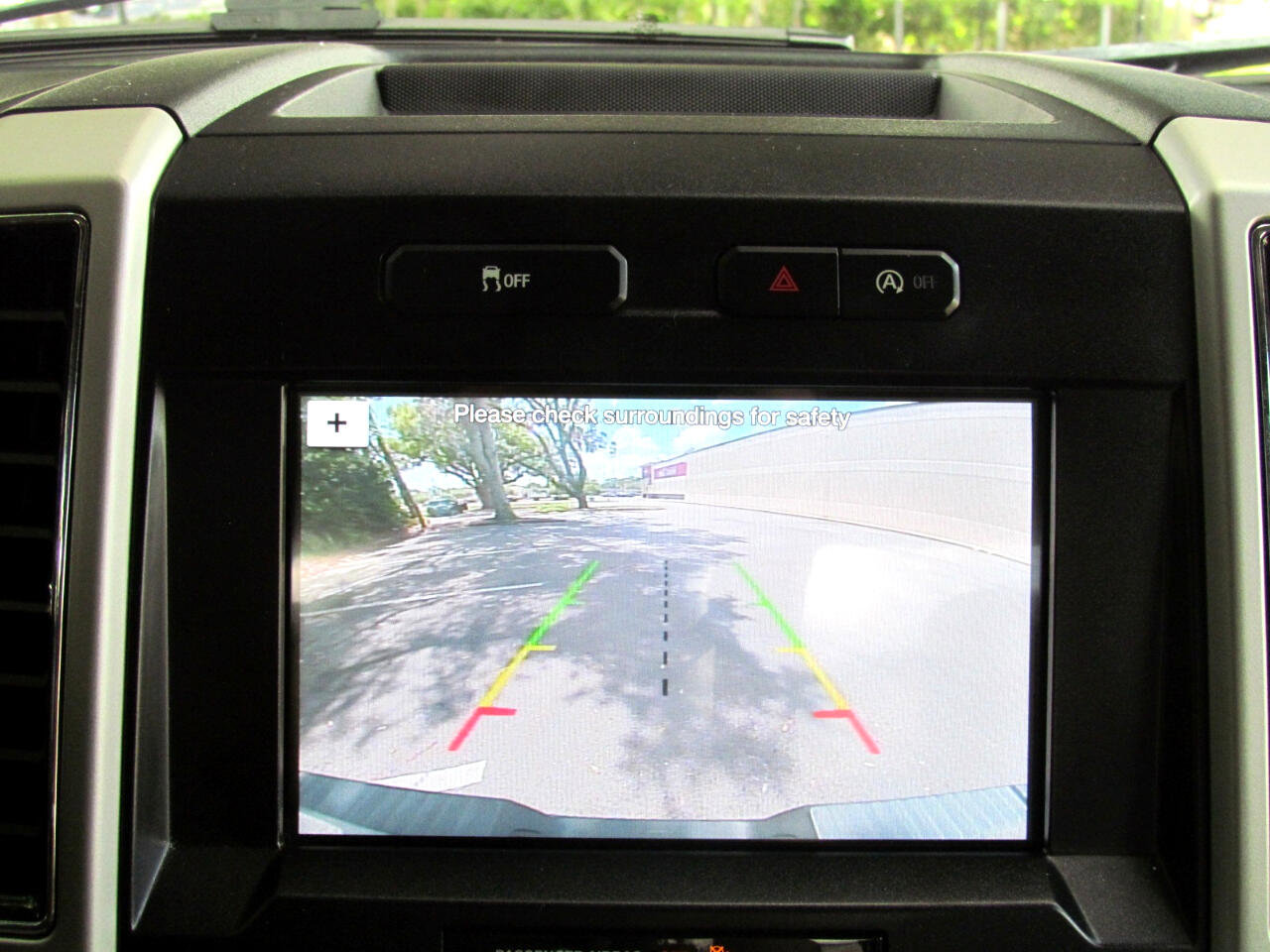 Used 2018 Ford F150 Lariat w/ Trailer Tow Package image 35