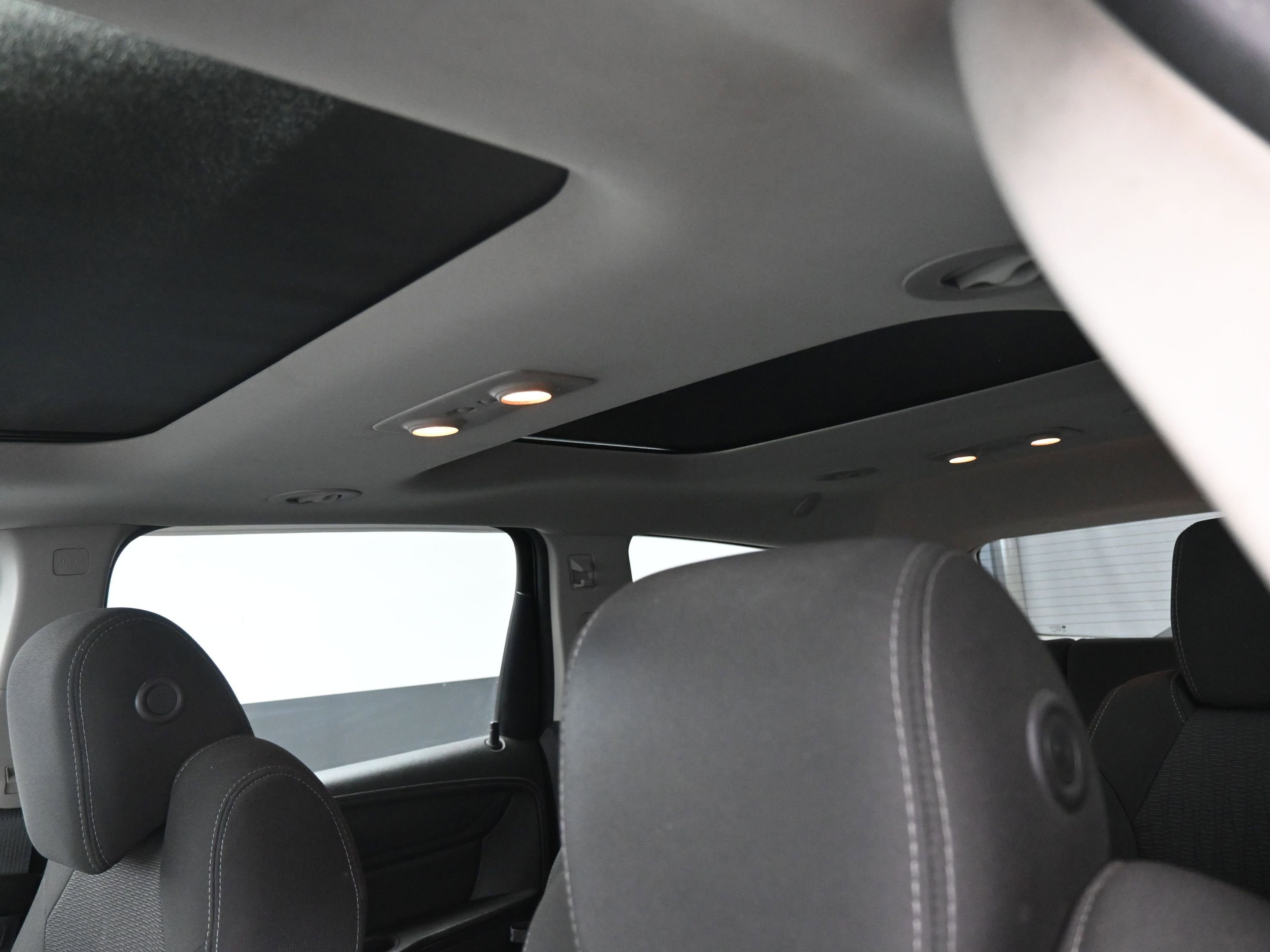 Used 2016 Chevrolet Traverse LT w/ Style and Technology Package image 15