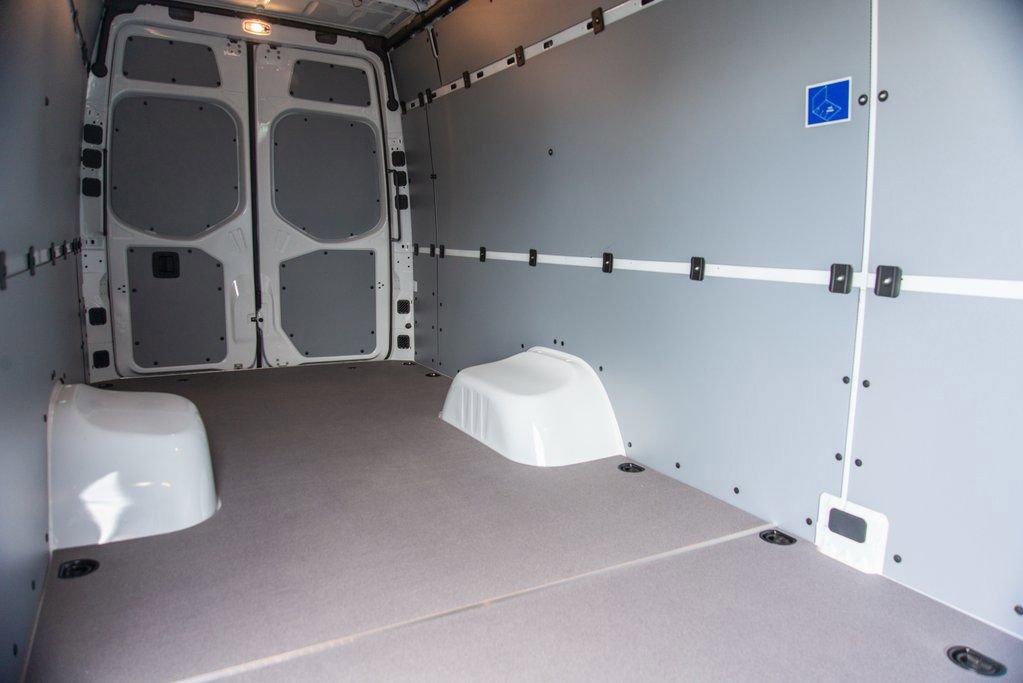 Used 2024 Mercedes-Benz Sprinter 3500 image 33
