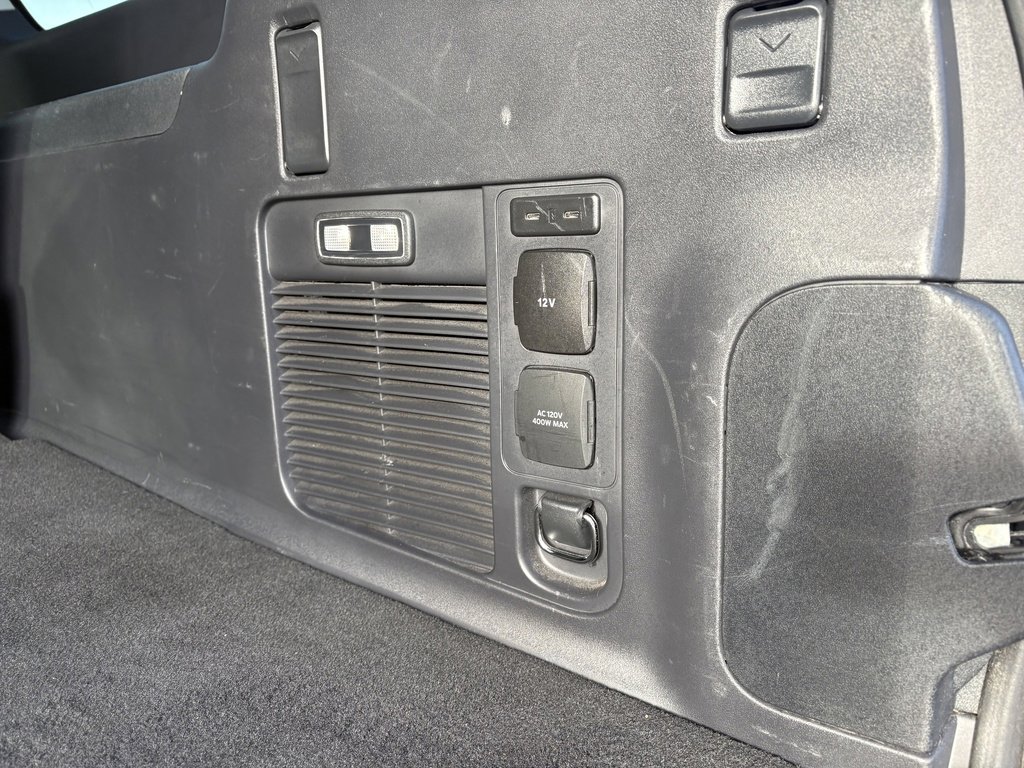 Certified 2025 Ford Expedition Max Platinum image 9