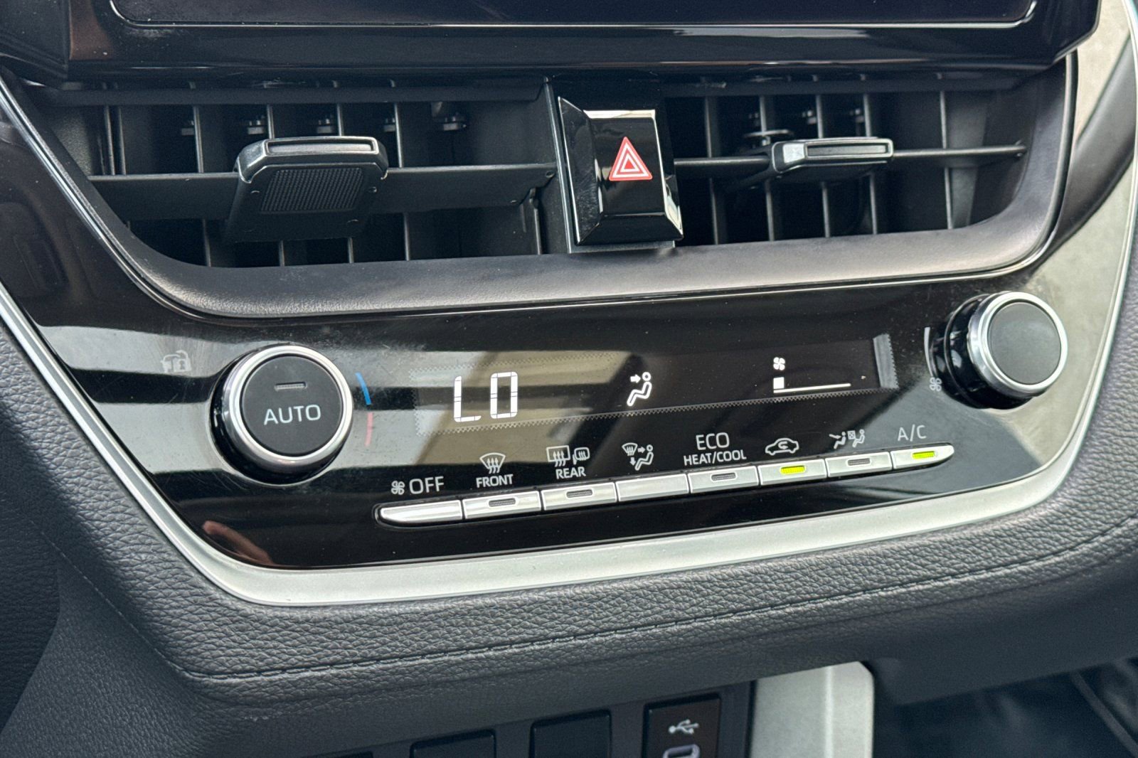 Used 2024 Toyota Corolla Cross LE image 20