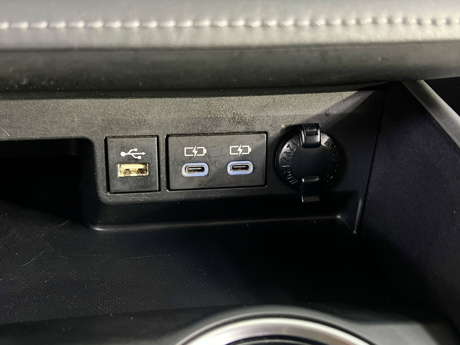 Used 2023 Toyota Highlander LE image 36