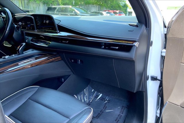 Used 2023 Cadillac Escalade ESV Premium Luxury AWD/4WD image 16