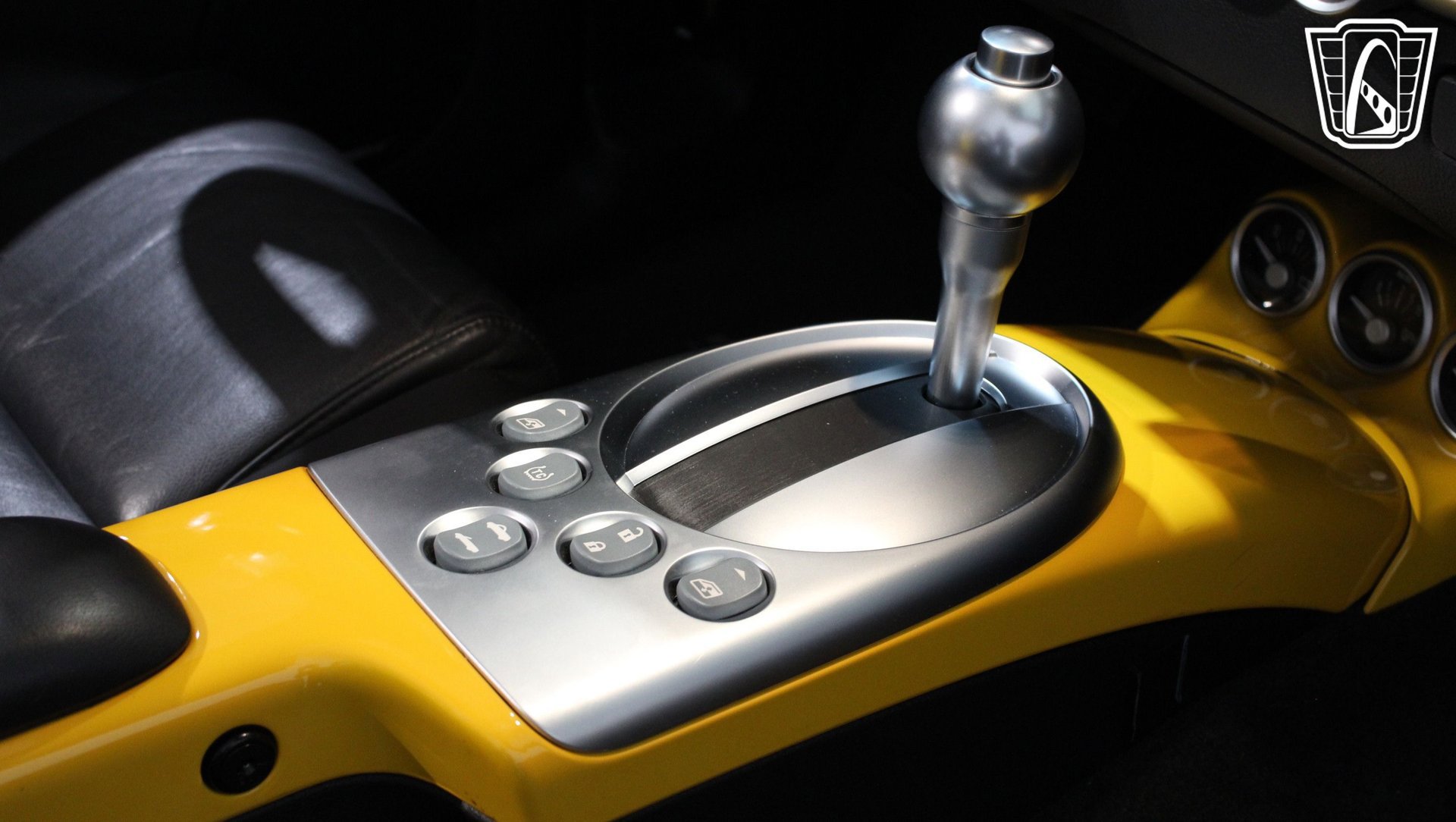 Used 2003 Chevrolet SSR w/ Preferred Equipment Group RWD image 37