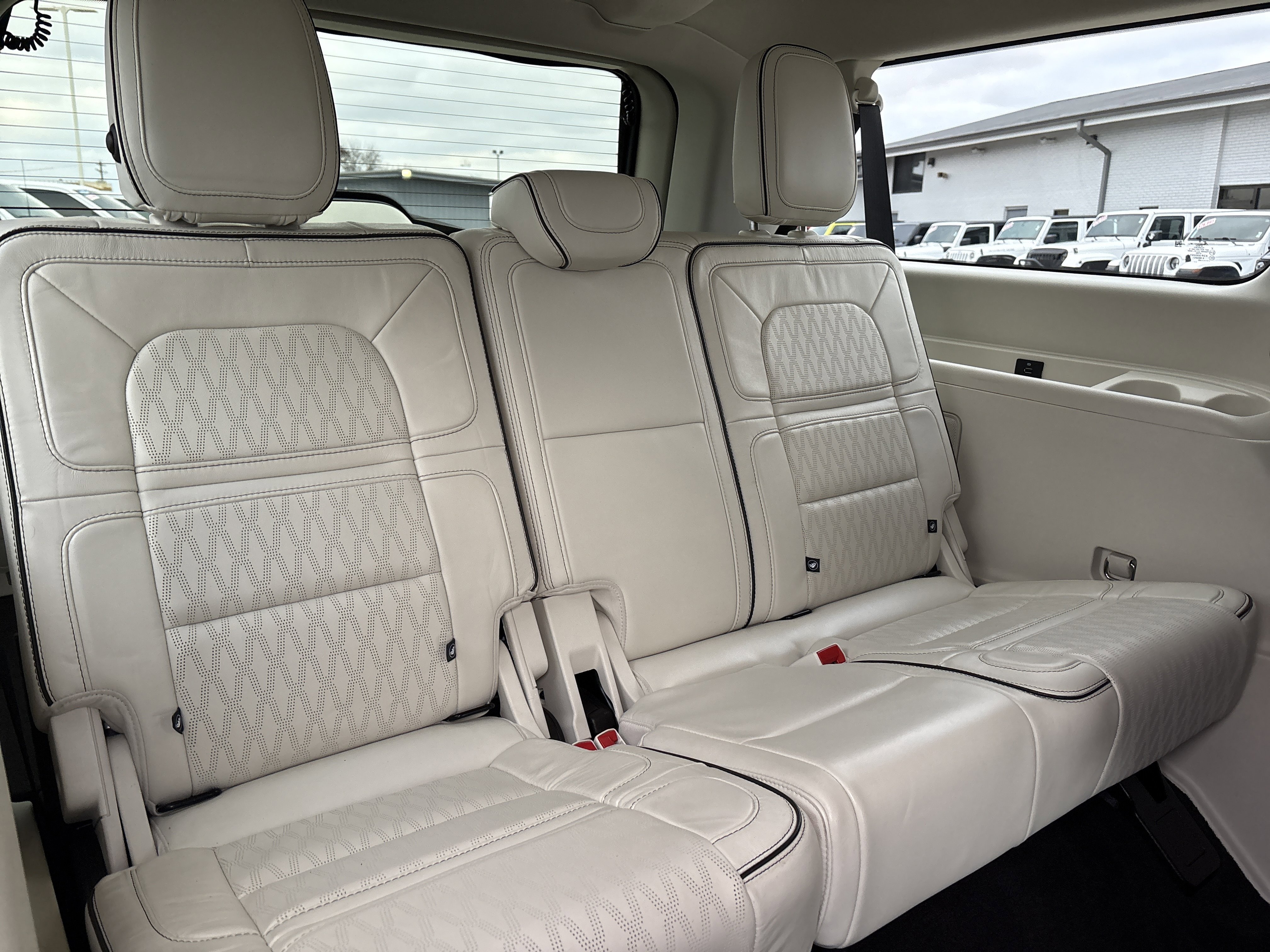 Used 2023 Lincoln Navigator L Black Label image 7