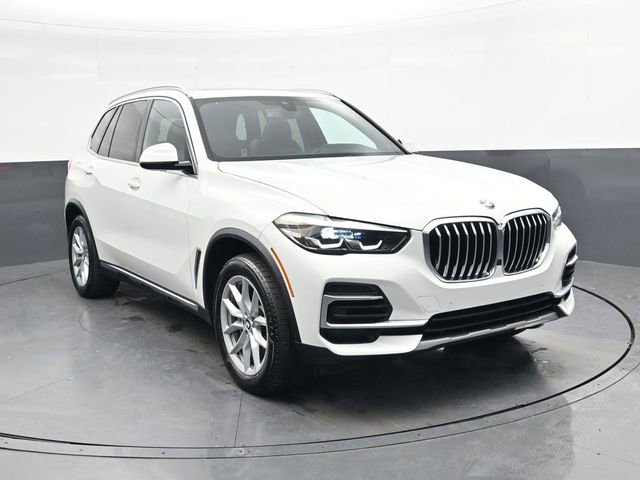 Used 2023 BMW X5 xDrive40i w/ Climate Comfort Package image 2