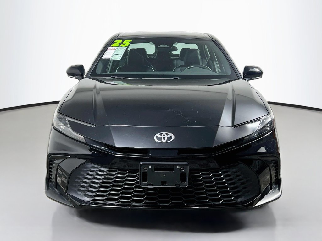 Used 2025 Toyota Camry SE FWD image 8