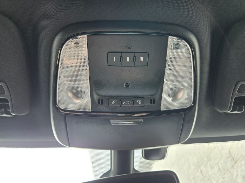 Used 2025 Dodge Durango GT AWD/4WD image 19