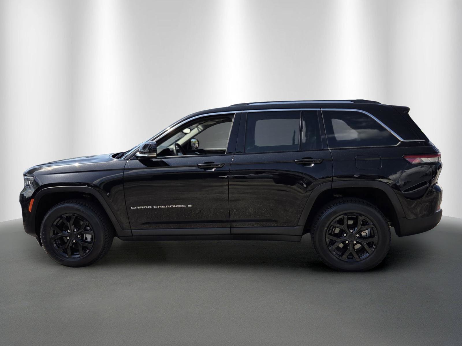 Used 2022 Jeep Grand Cherokee Limited AWD/4WD image 4