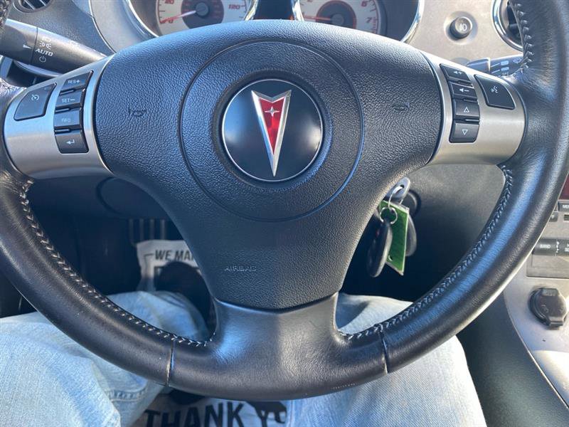 Used 2007 Pontiac Solstice Convertible w/ Premium Package image 11