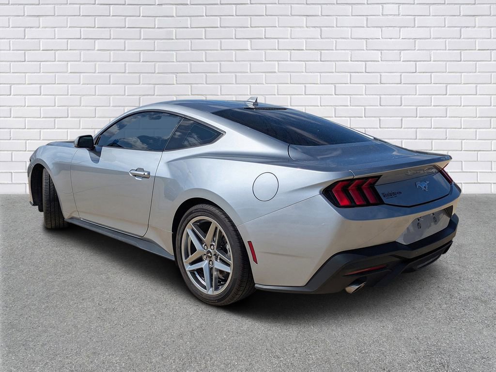 Used 2024 Ford Mustang EcoBoost image 3