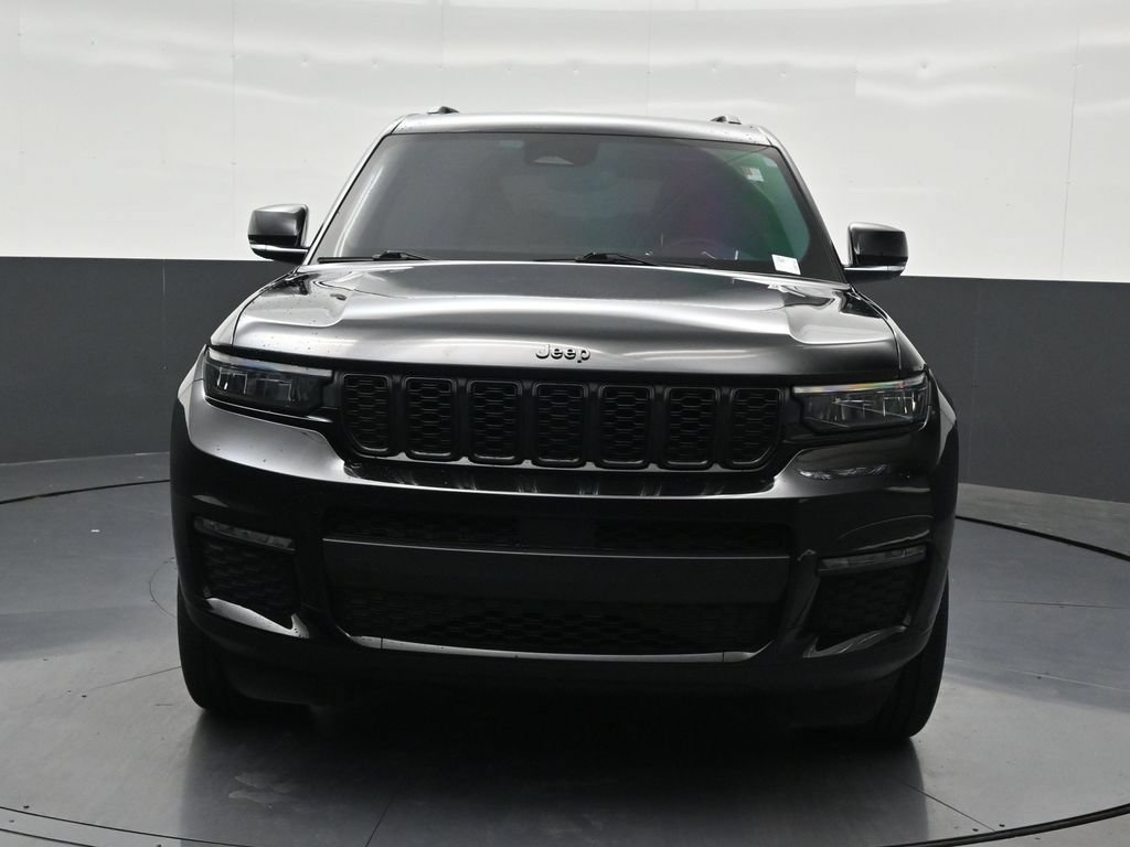 Used 2022 Jeep Grand Cherokee L Limited w/ Black Appearance Package RWD image 9