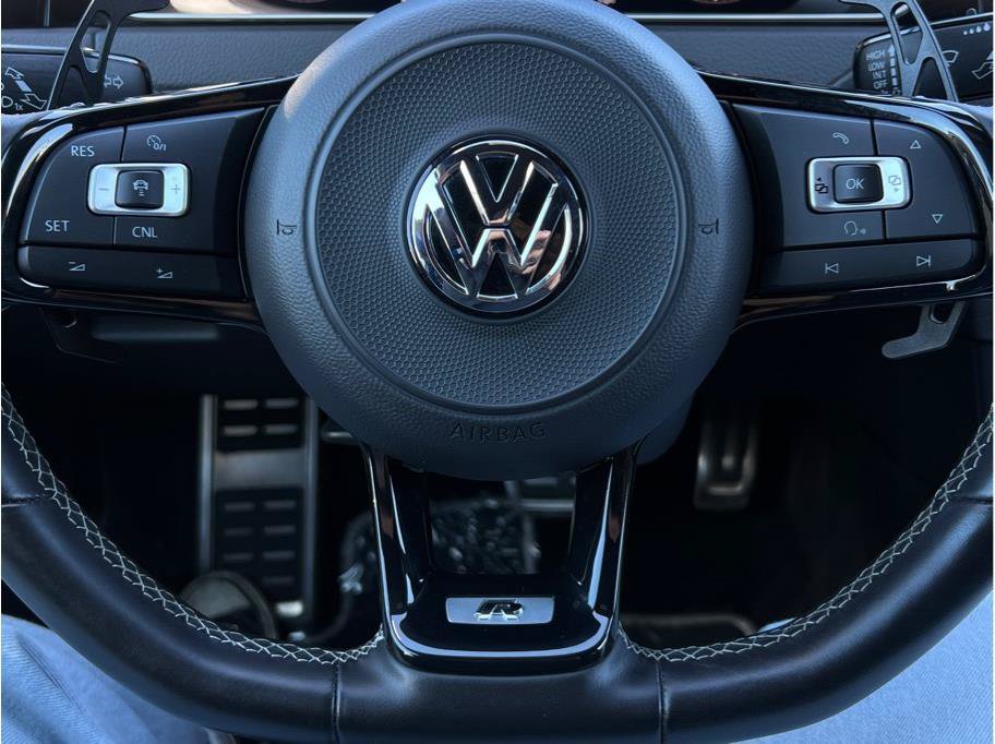 Used 2018 Volkswagen Golf R 4-Door AWD/4WD image 11