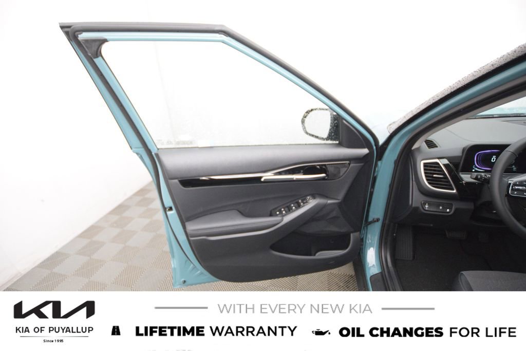 New 2026 Kia Seltos S image 9