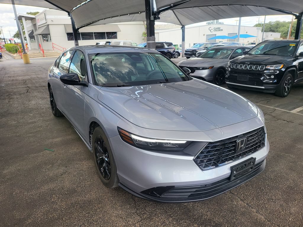 Used 2025 Honda Accord SE image 2