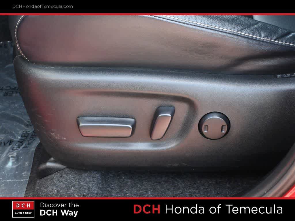 Used 2015 Toyota RAV4 Limited AWD/4WD image 17