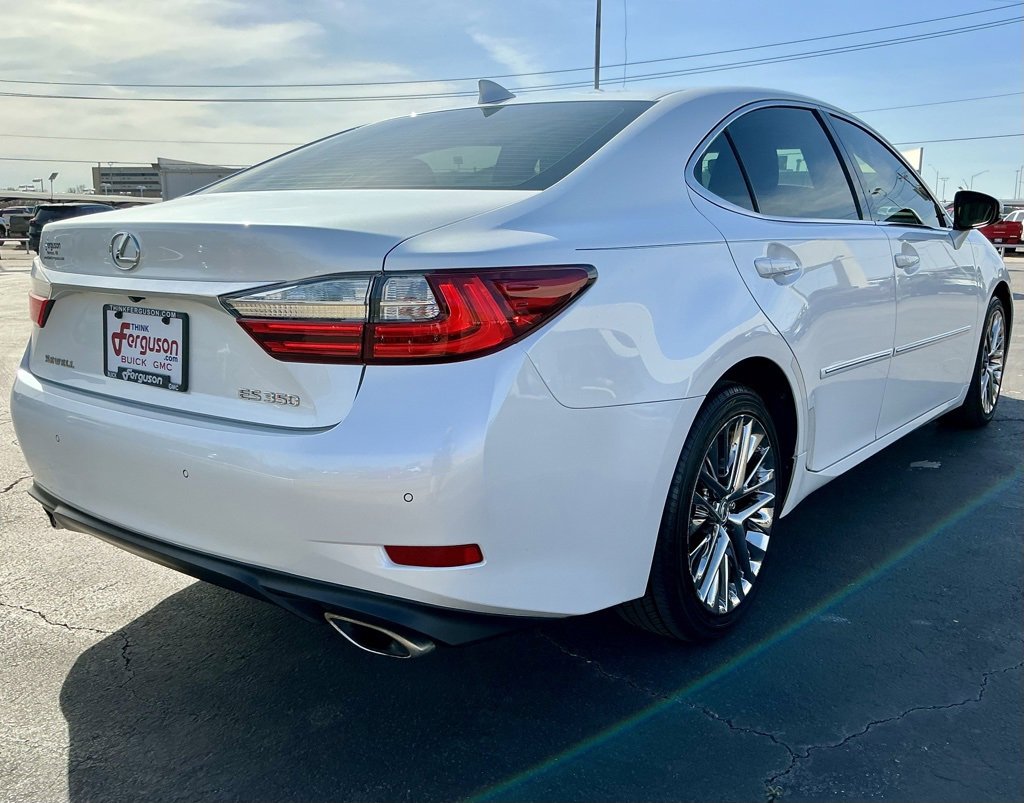Used 2016 Lexus ES 350 w/ Luxury Package w/Wood Trim image 21
