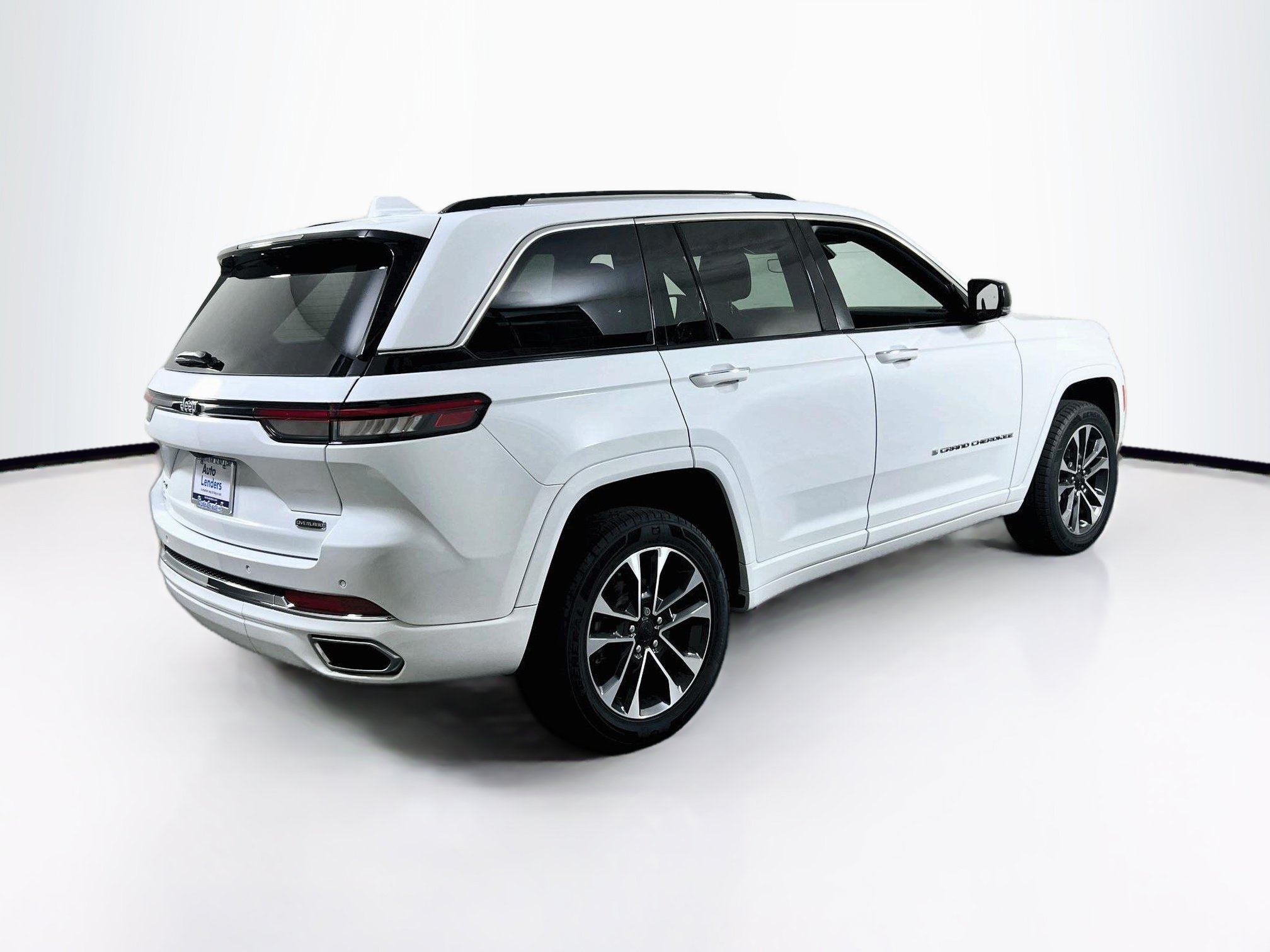 Used 2022 Jeep Grand Cherokee Overland AWD/4WD image 5