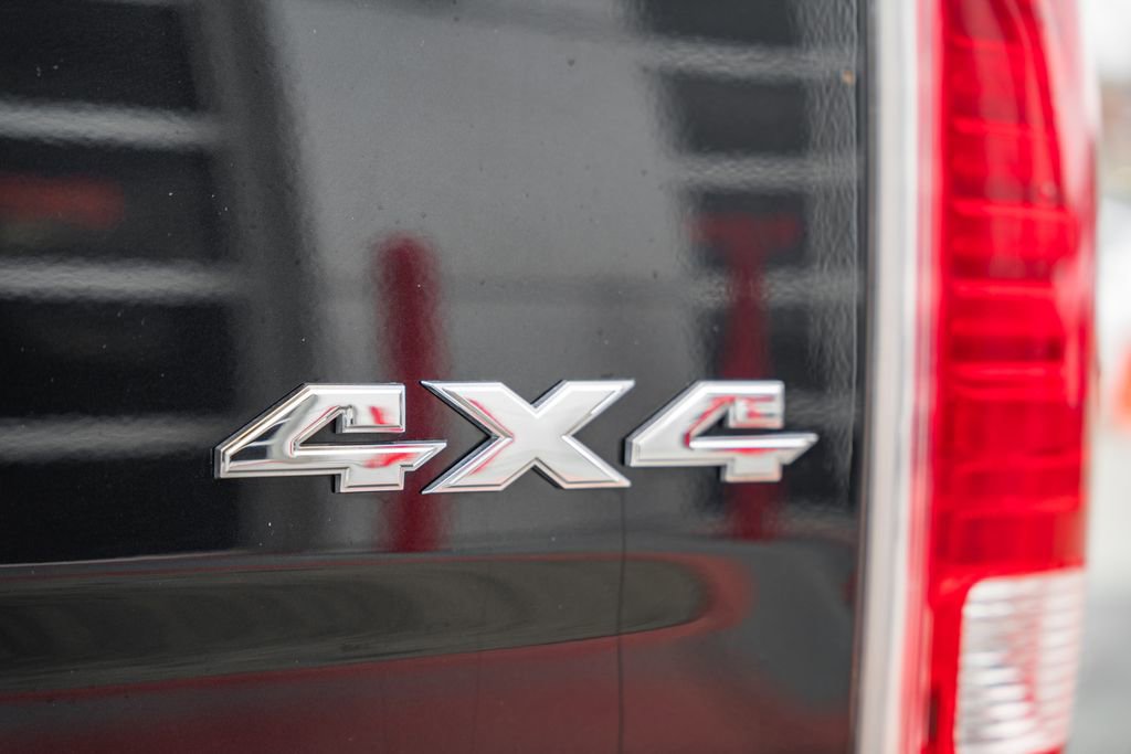 Used 2018 RAM 3500 Laramie Longhorn image 11