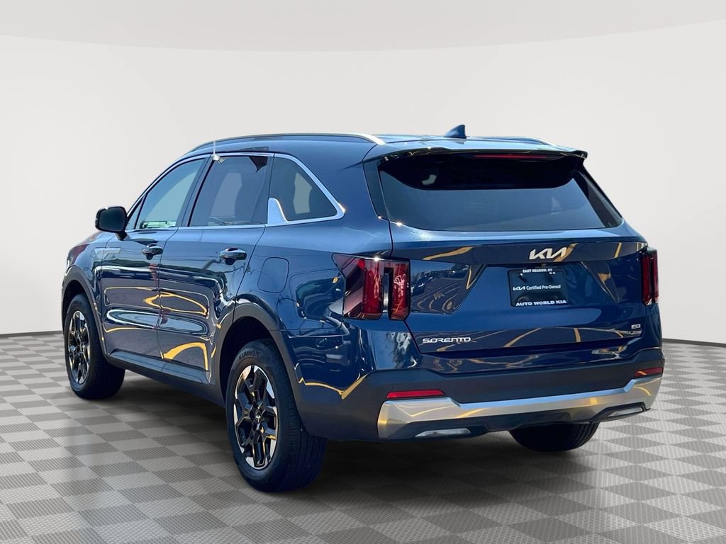 Certified 2025 Kia Sorento S AWD/4WD image 7