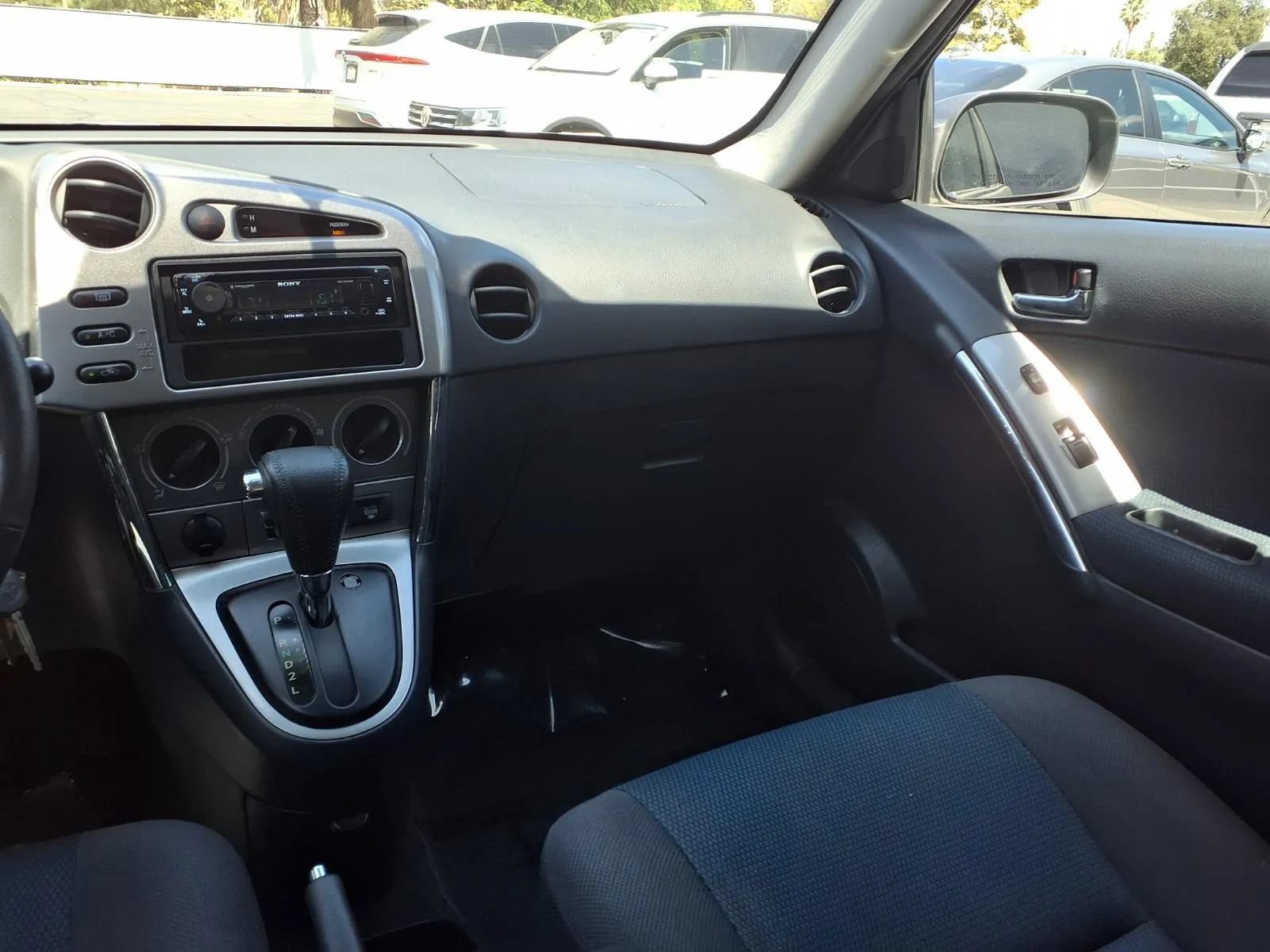Used 2005 Toyota Matrix XR FWD image 29