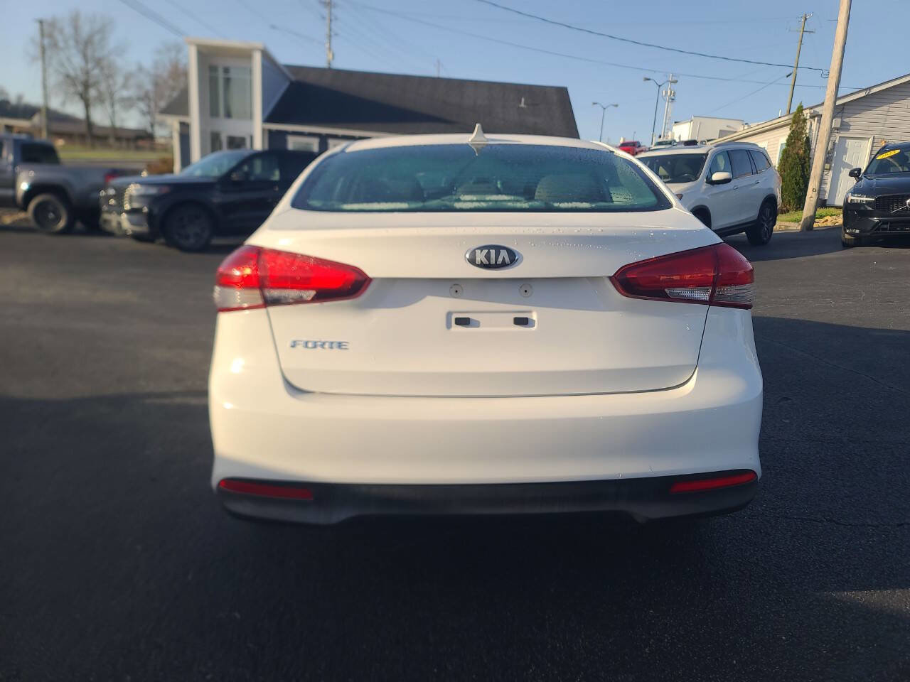 Used 2017 Kia Forte LX image 7