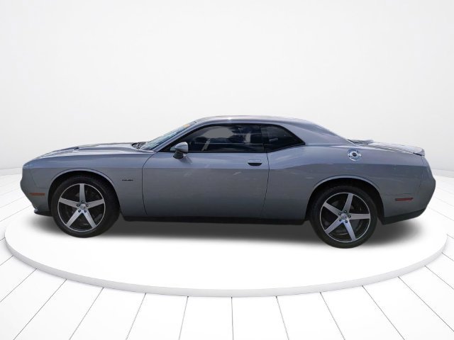 Used 2018 Dodge Challenger R/T RWD image 6