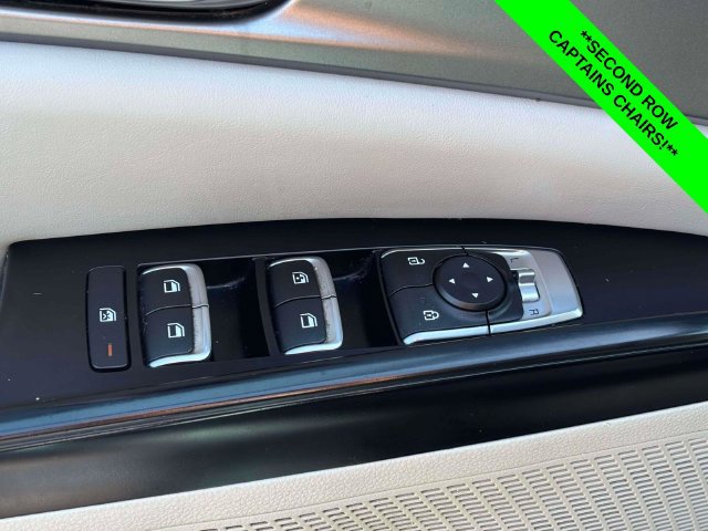Used 2022 Kia Carnival LX FWD image 13