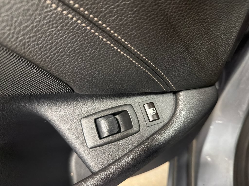 Used 2019 BMW 530e xDrive w/ Premium Package AWD/4WD image 14