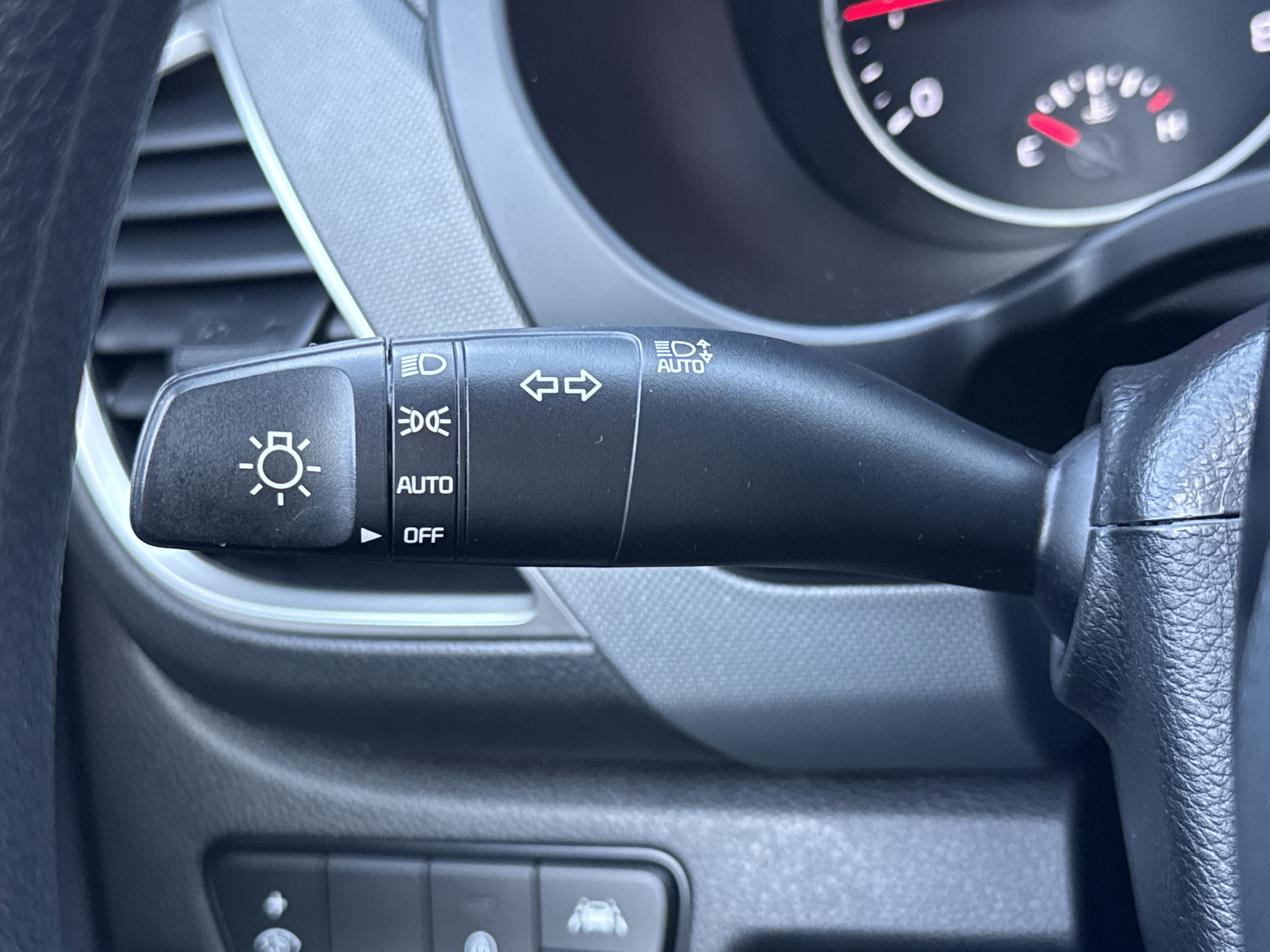 Used 2023 Kia Seltos LX image 14