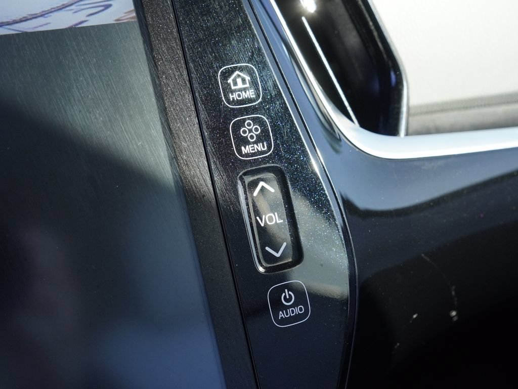 Used 2017 Toyota Prius Prime Advanced w/ Carpet Mat Package FWD image 20