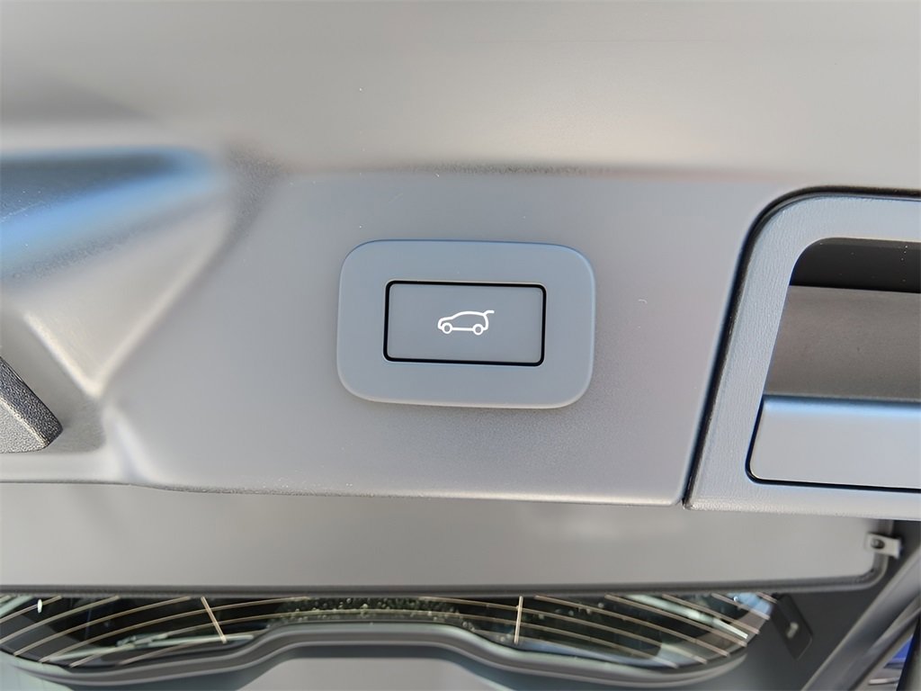 Used 2025 Land Rover Range Rover Velar Dynamic SE image 22