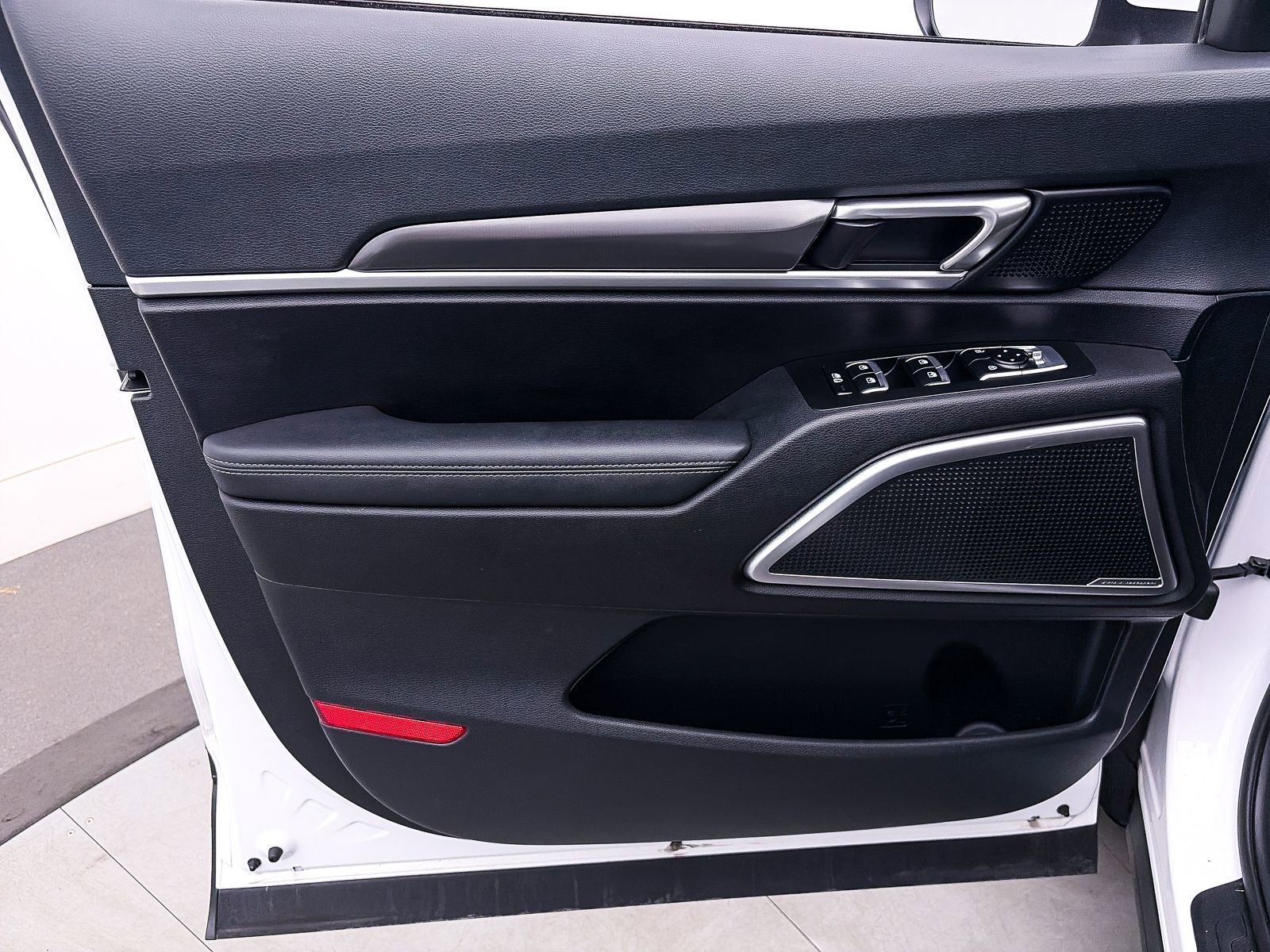 Used 2024 Kia Telluride S image 16