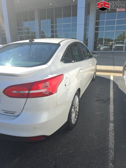 Used 2015 Ford Focus Titanium w/ Titanium Technology Package FWD image 5