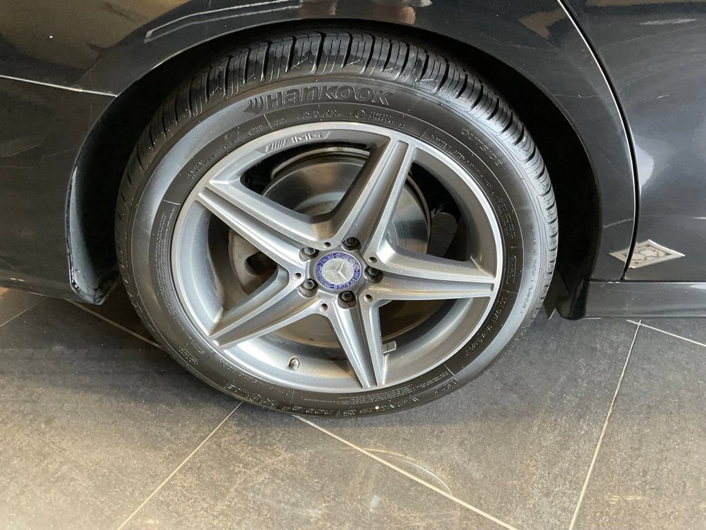Used 2017 Mercedes-Benz E 300 4MATIC image 7